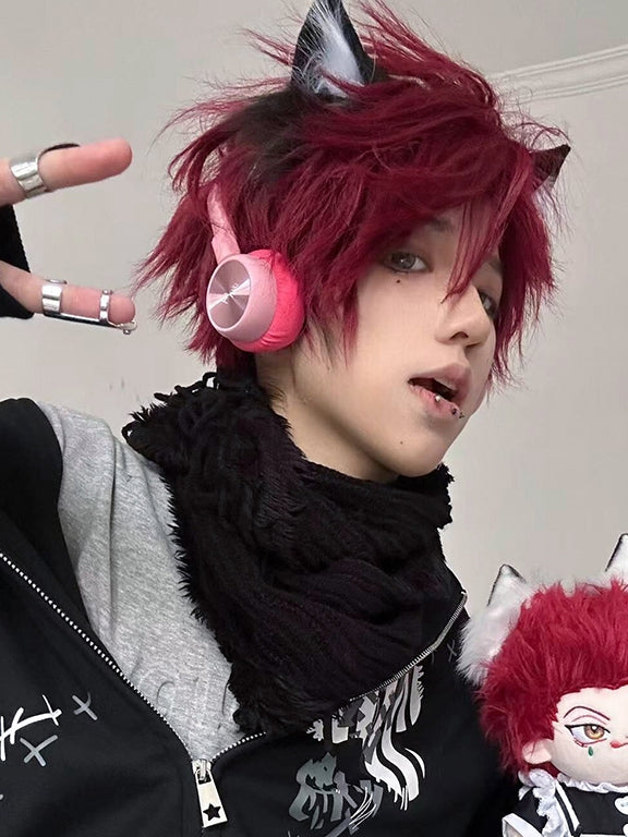 ワインレッドのショートボーイスタイルウィッグ