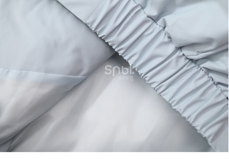 Blaue, dicke Kapuzenjacke mit Applikation