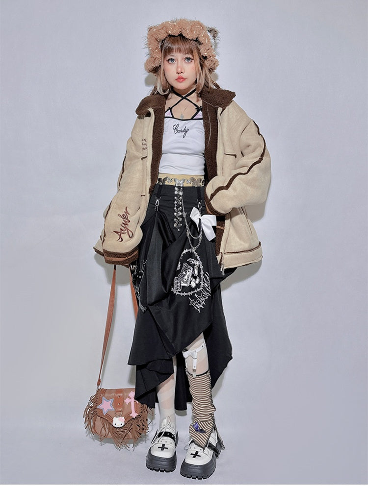 Khakifarbene Oversize-Jacke mit Buchstaben-Kontrastbesatz