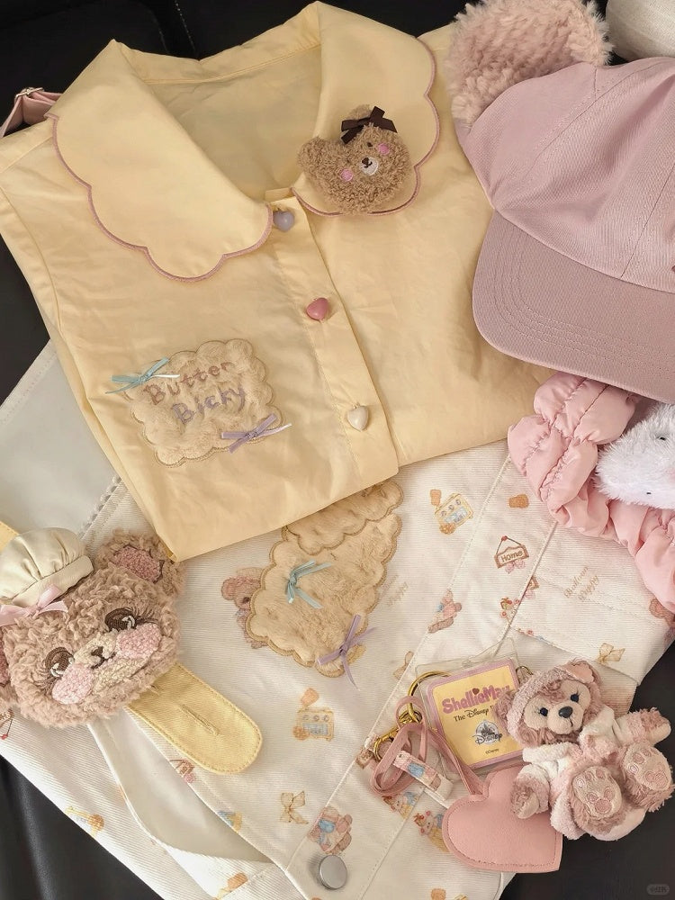 前立て刺繍のライトタイ、花びらの襟、ビスケットハートボタン、ブラウス(イエロー)