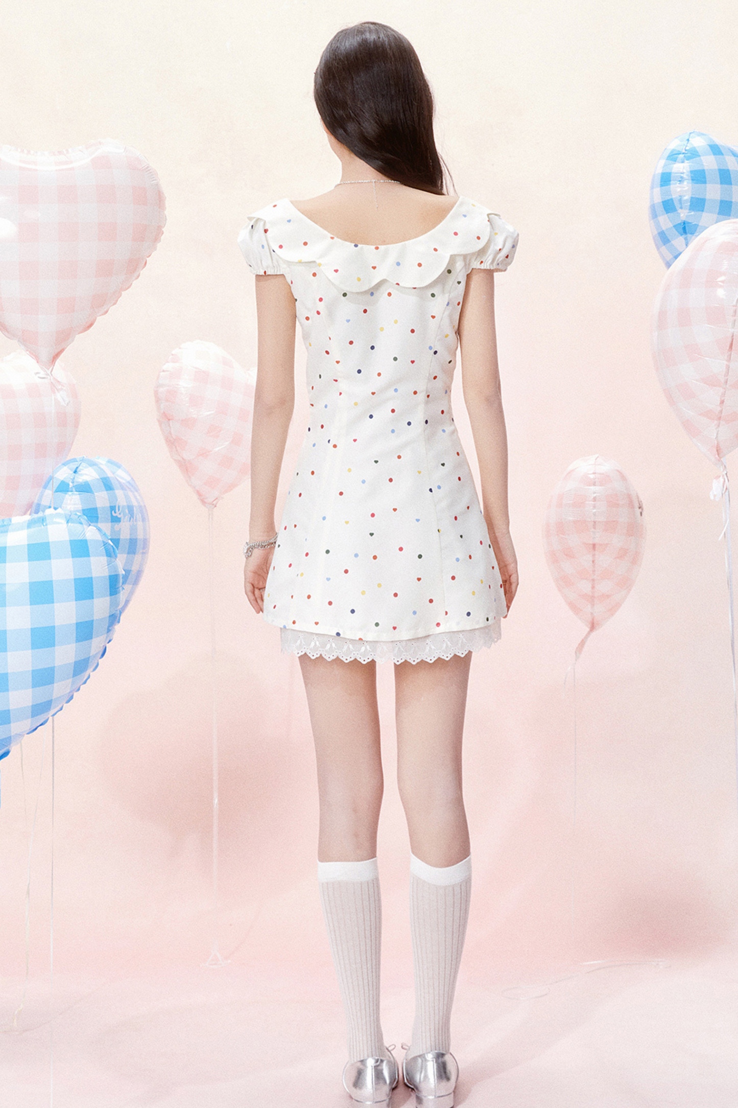 Gepunktetes Jumping-Kleid