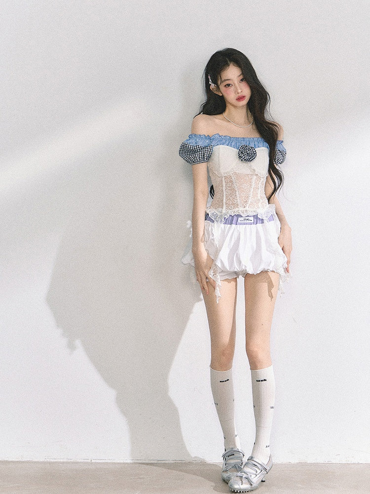 カスケードウエストトップ、フリル、オフショルダーネックライン、レースパッチ、ブルー