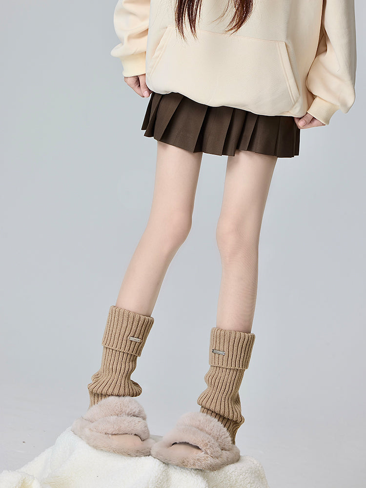 4色のカラーバリエーションのニットレッグウォーマー