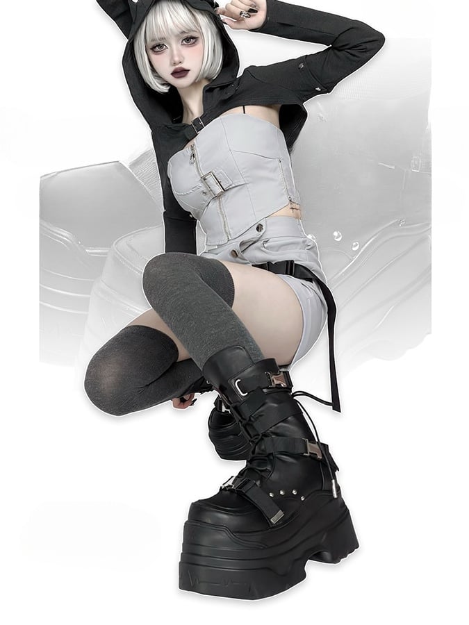 Mattschwarze Punk-Nieten-Bandage-Plateaustiefel mit Schnürdetails