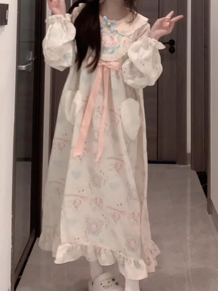 Weißes kariertes Peter-Pan-Kragen-Nachthemd mit süßem Schaf