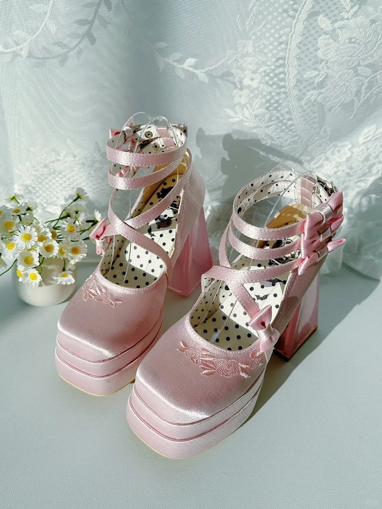 ピンクのカメリアフラワーハイブロックヒールエレガントなプラットフォームハイヒール
