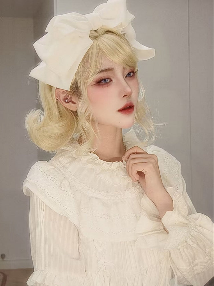 Länge gewellte Perücke blond mit Pony 25-28 cm