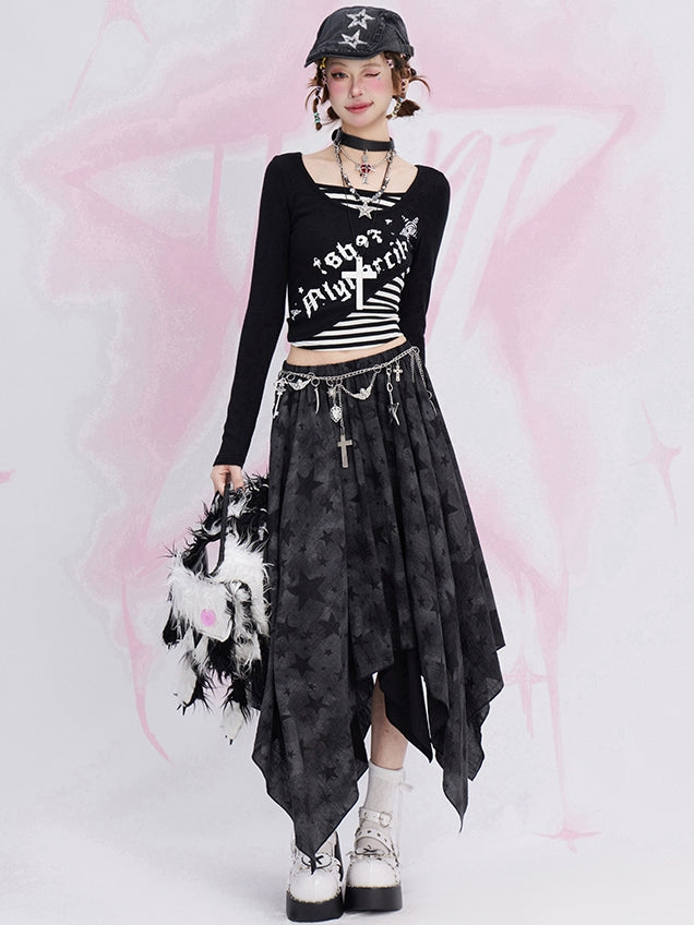 Zweiteiliges, gestreiftes Oberteil mit langen Ärmeln und schwarzem Buchstabendruck