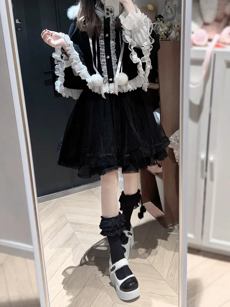 Plush Black Hooded Contrast Heart Jirai Lace with Buttons Kei Cape White