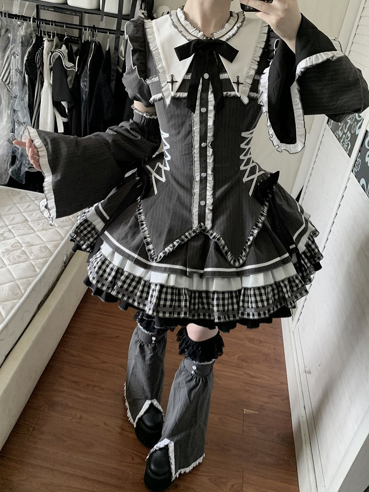 Pattern Trumpet Gray Striped Sleeves Dark