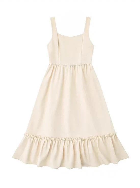 Strickjacke mit Rüschenstrickherz und Hosenträgern + Kleid mit Schnalle