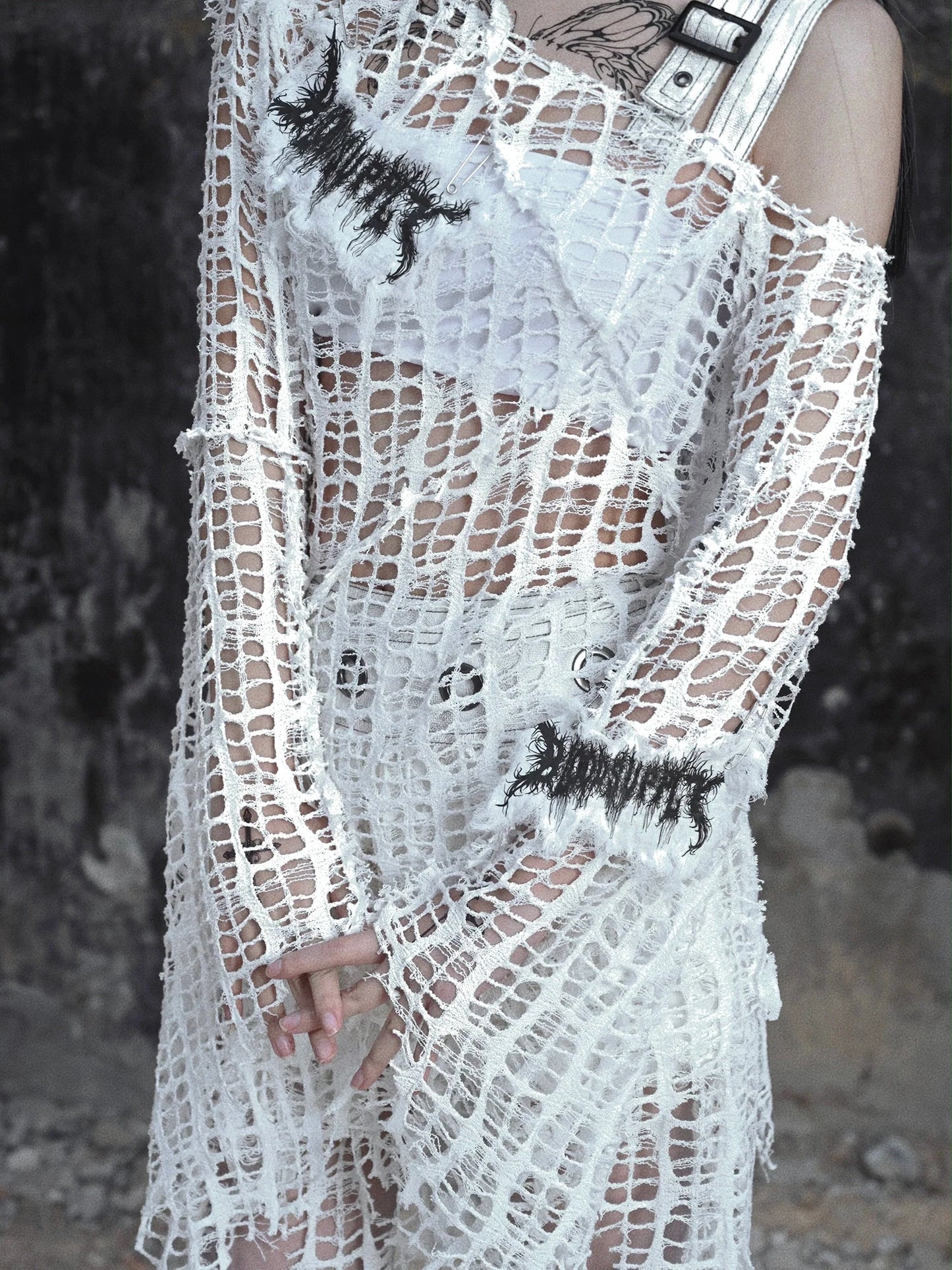 Top Gothic White Damaged