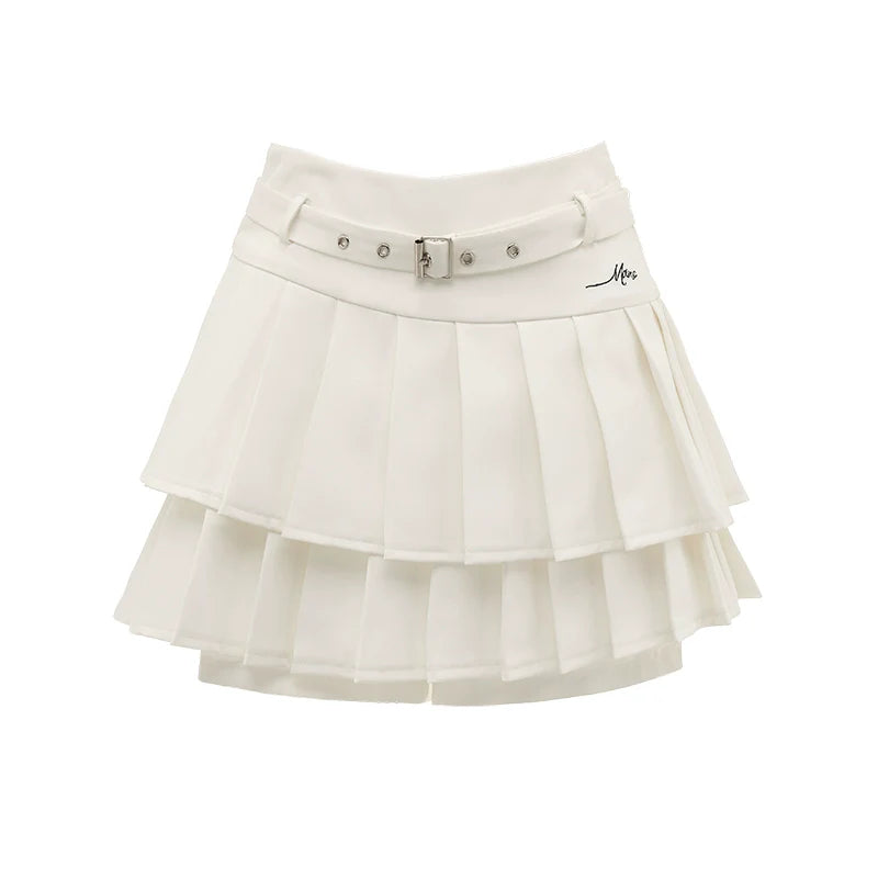 Faltenrock mit hohem Bund und kurzem Logo