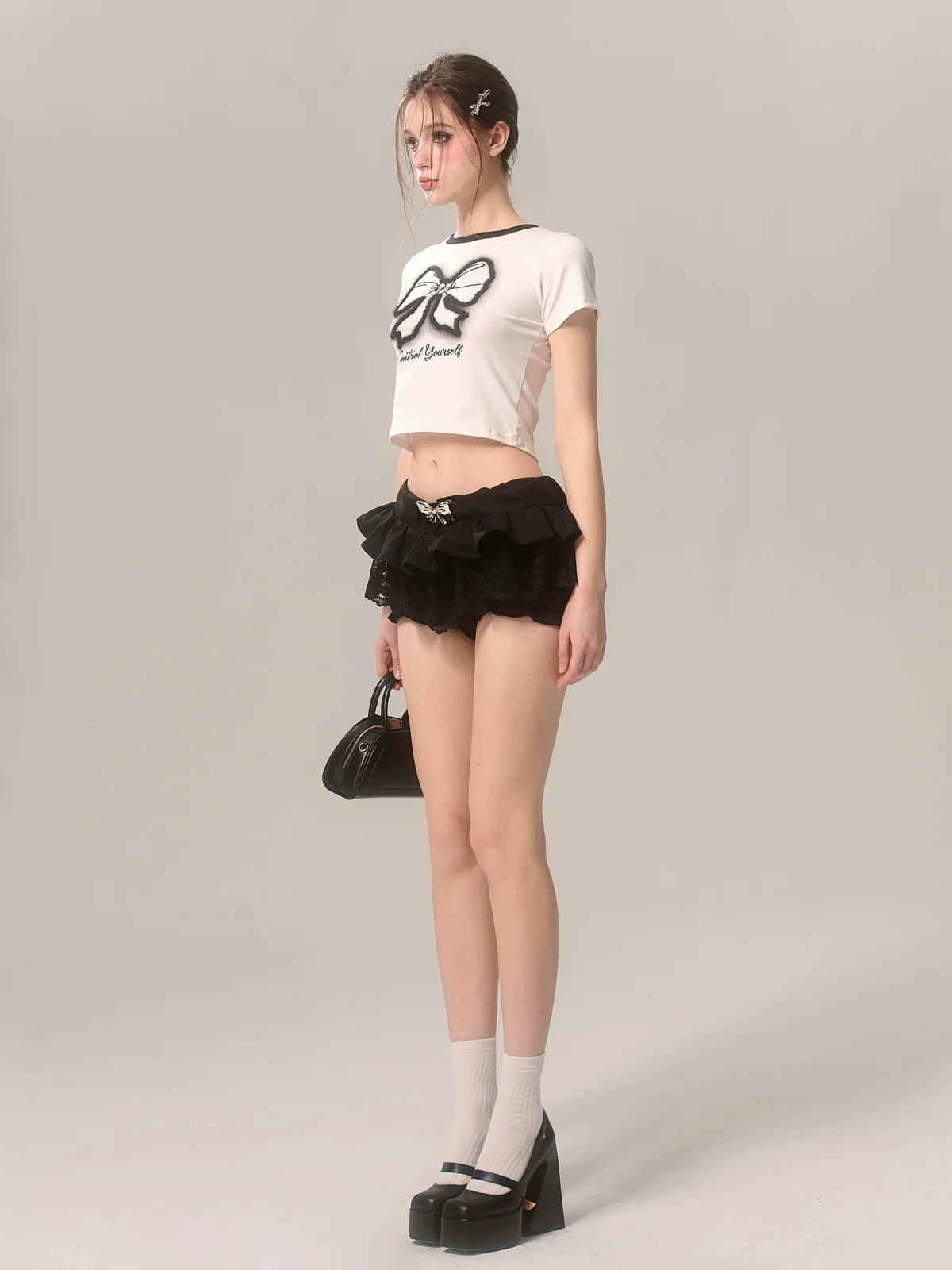 スリムプリントホワイトTシャツリボンショートパンツ