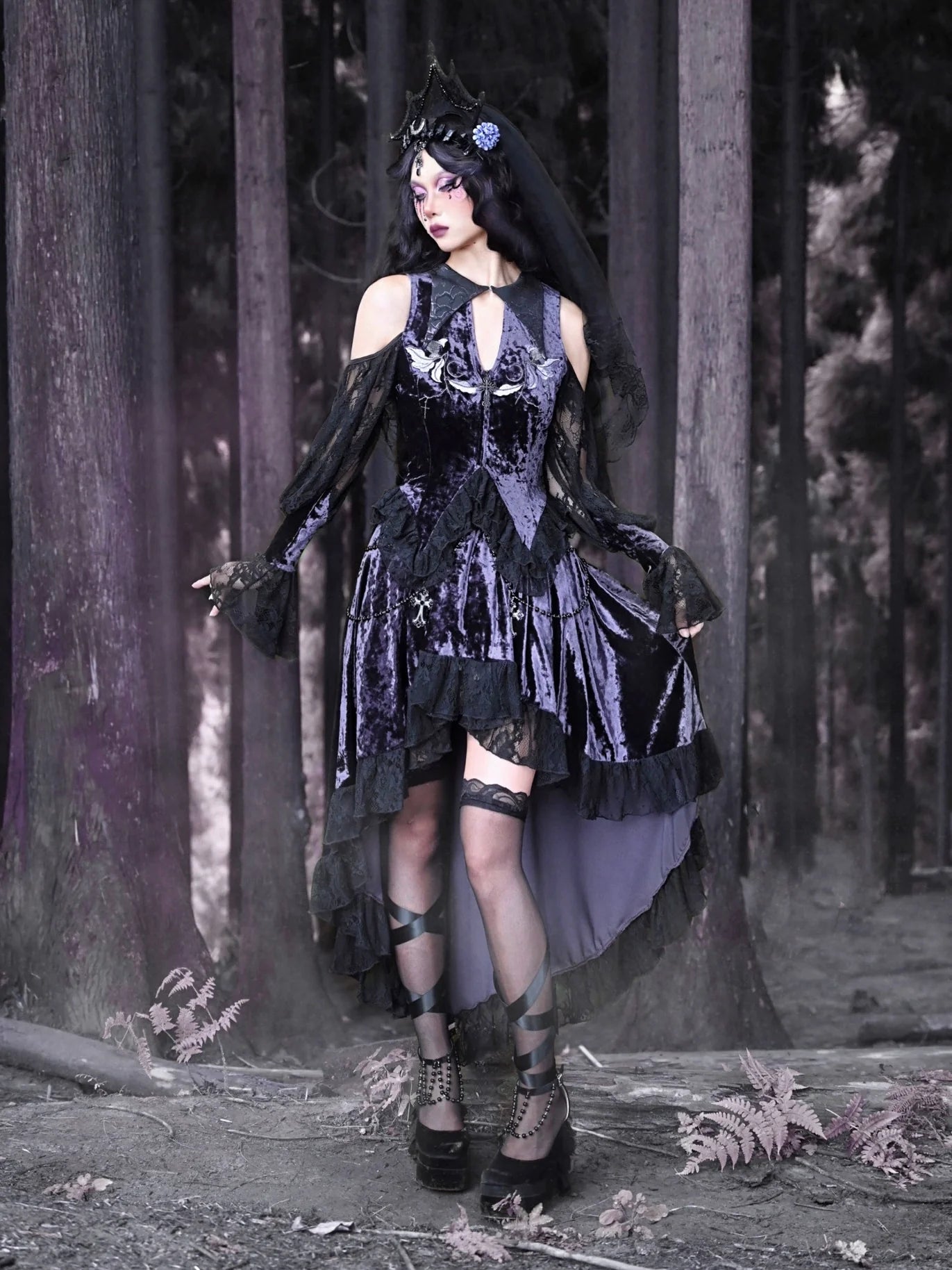 Lunaf Samt bestickt Gothic Glocke Top Spitze Ärmel Kragen spitz