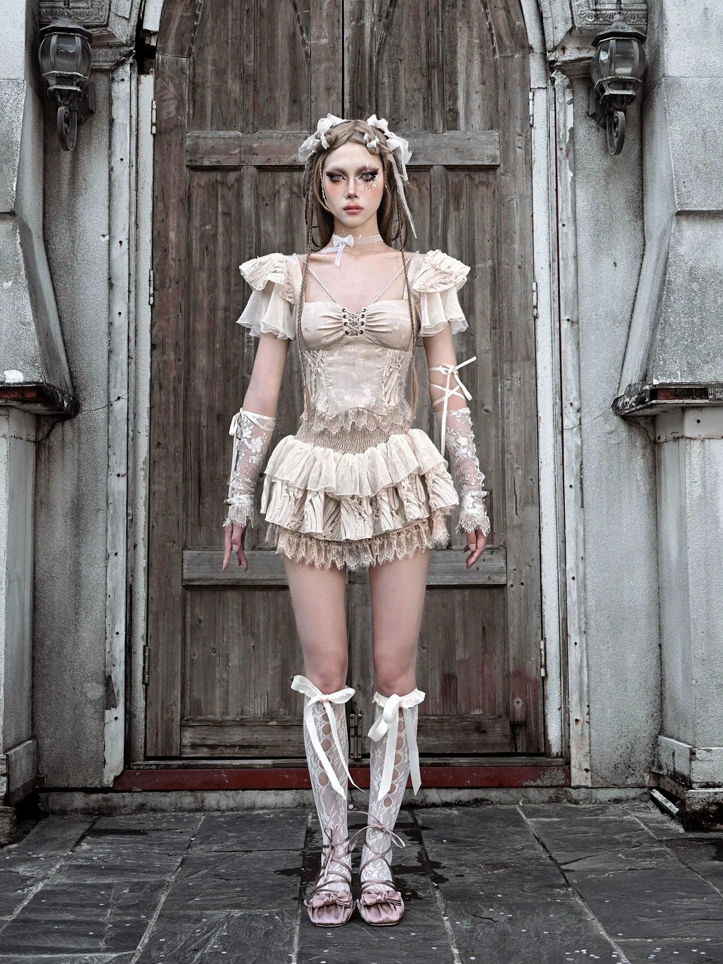 Fliegender Jacquard-Ballett-Top mit gebrochenen Ärmeln und schmalem Träger