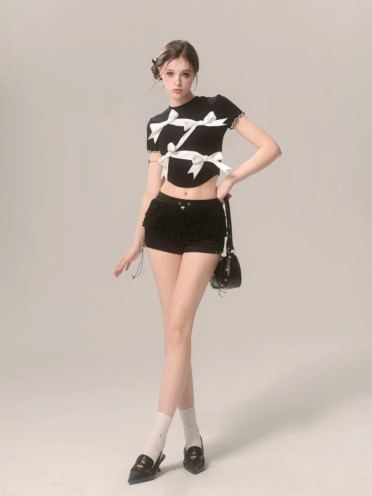 ショートブラックリボンスリムニッチTシャツ