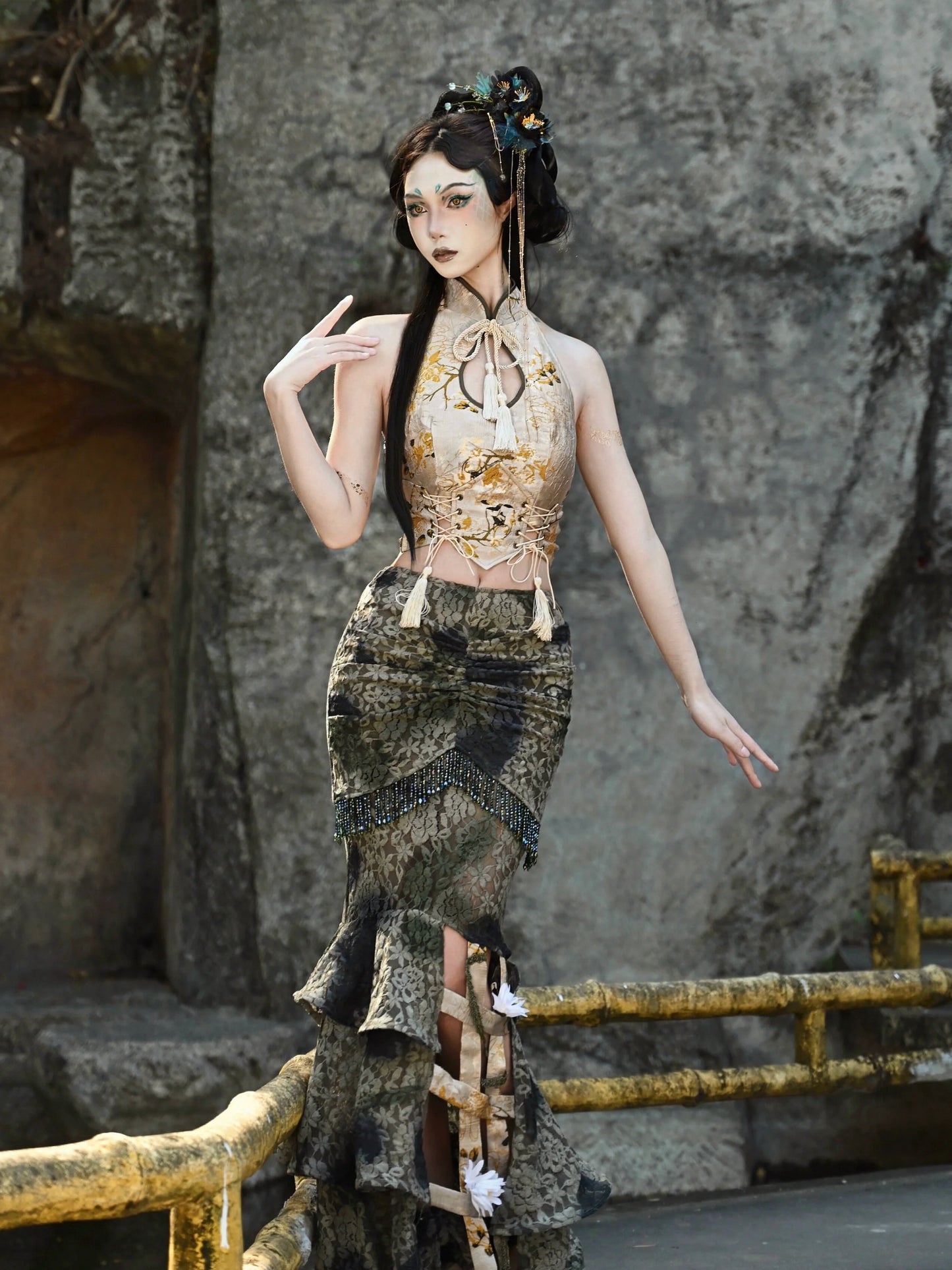 Schnallenoberteil China Kurzer Tropfenkragen Quaste