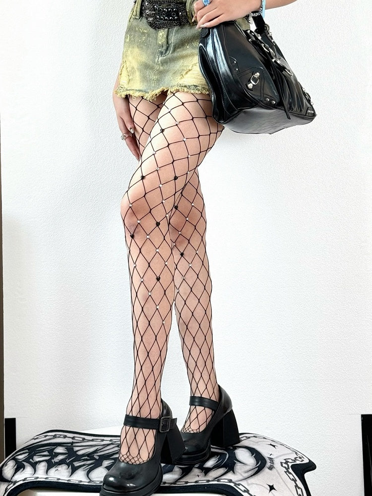 Rot/Schwarze Strumpfhose mit Fischnetz-Dekor im Y2K-Strass-Design