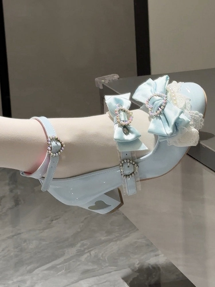 Mary Top bei Janes Blue Heels Cut-out Schleife Herz