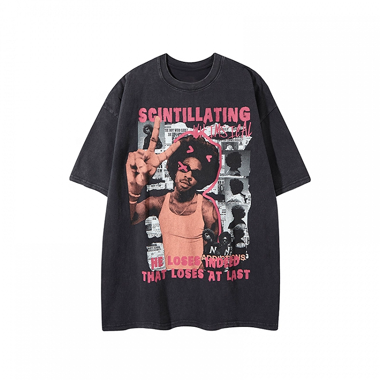 Schwarzes, lockeres T-Shirt mit Rundhalsausschnitt und Vintage-Print