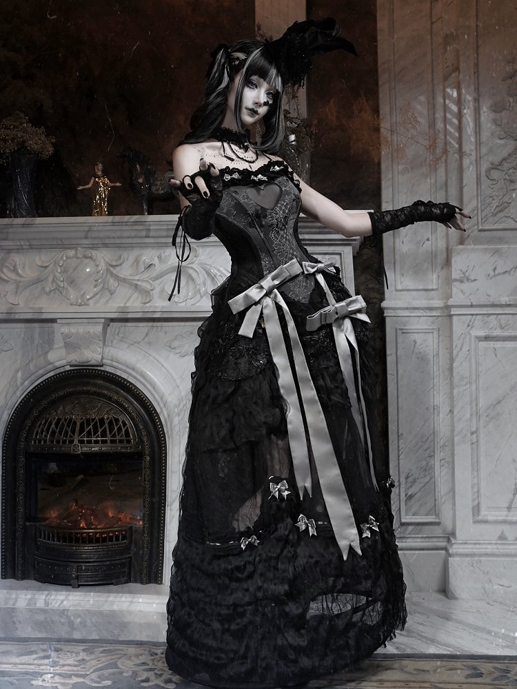 – Victorian-Inspired Corset Heart Silhouette Black 16-Bone Shaper