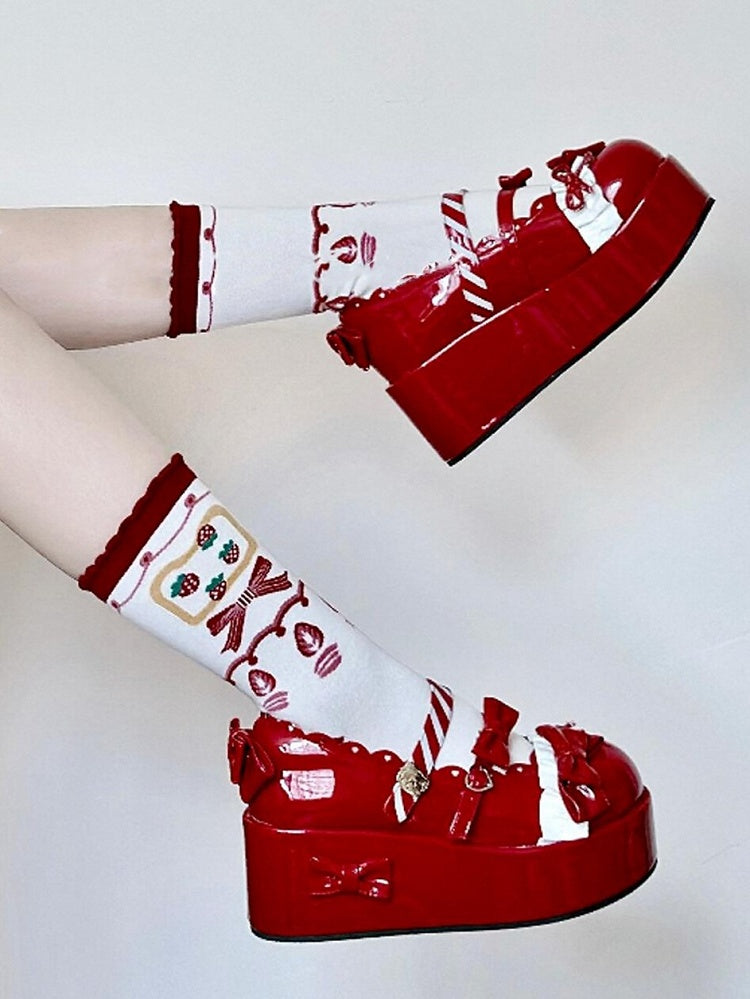 Lolita-Erdbeersocken mit roter Schleife und Kalbsleder-Print