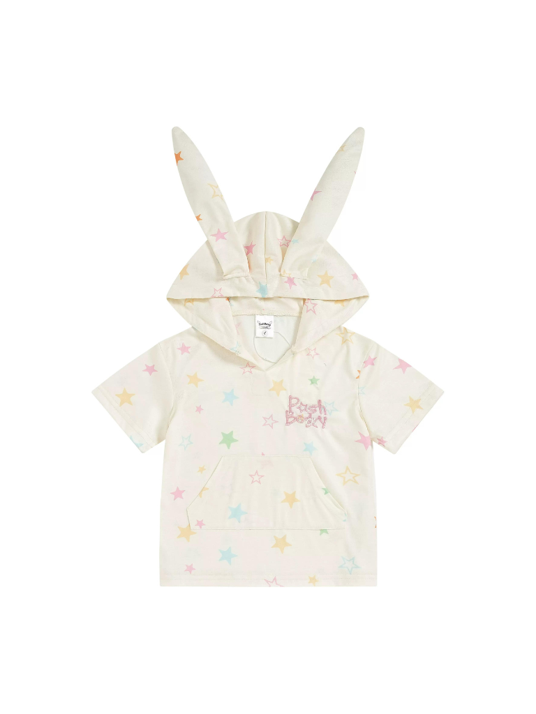 星の耳が切り取られたウサギとTシャツのグルメ