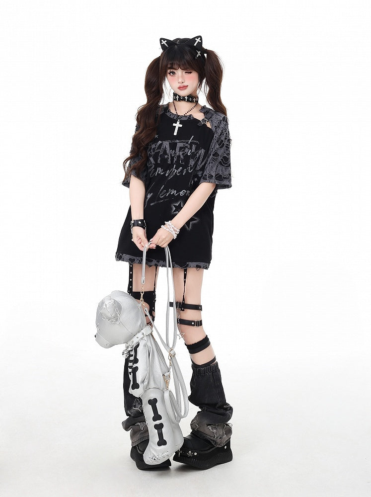 ブラック ディストレスト ホールズ スターバックル グラフィック Tシャツ