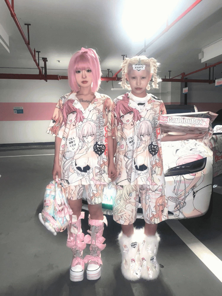 Bunter Pyjama mit Cartoon-Print