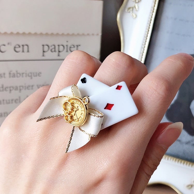 in Beige Ring Vibes Verziert Alice Bowknot Wonderland Poker