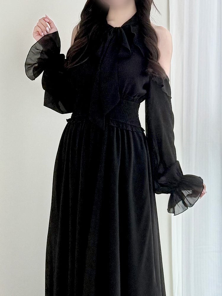 Langes schwarzes Taillenkleid mit gesmoktem Kei-Krawattenhals und ausgeschnittener Jirai-Schulter