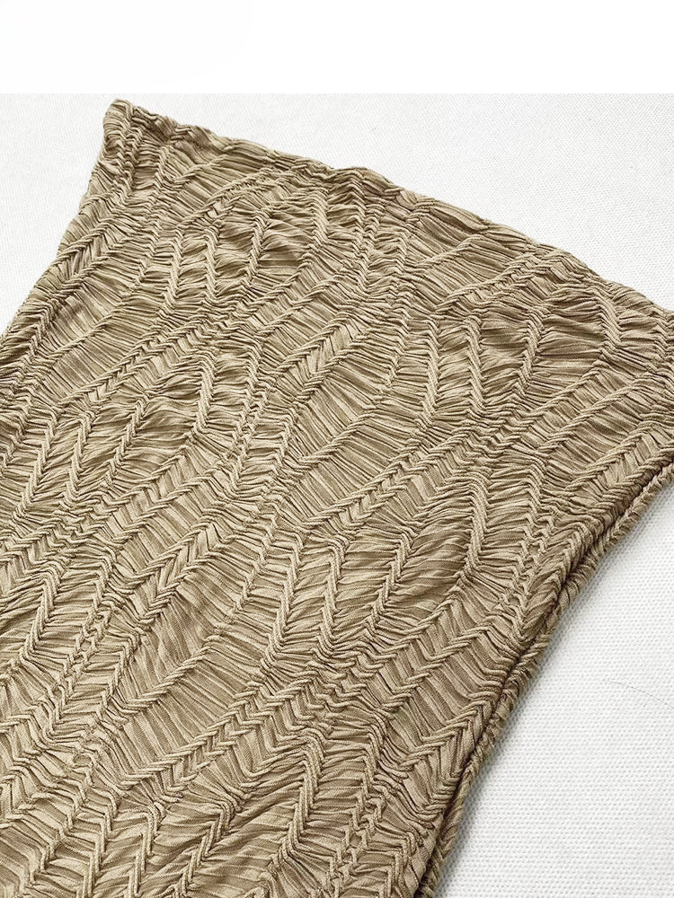 Millard Fashion Hellbraunes, trägerloses Kleid mit asymmetrischem Volantsaum und Punk-Motiv