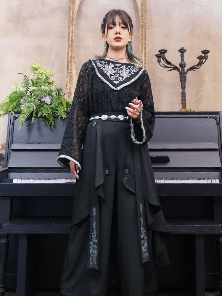 Stil: Ausgehöhlter Cheongsam mit schwarzem Saum, Spitzenoberteil, Quaste, Seepferdchen- und Korallenstickerei