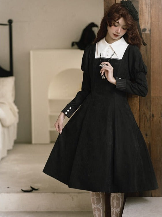 Artikel. Kleid Gothic College Lolita Reserviert