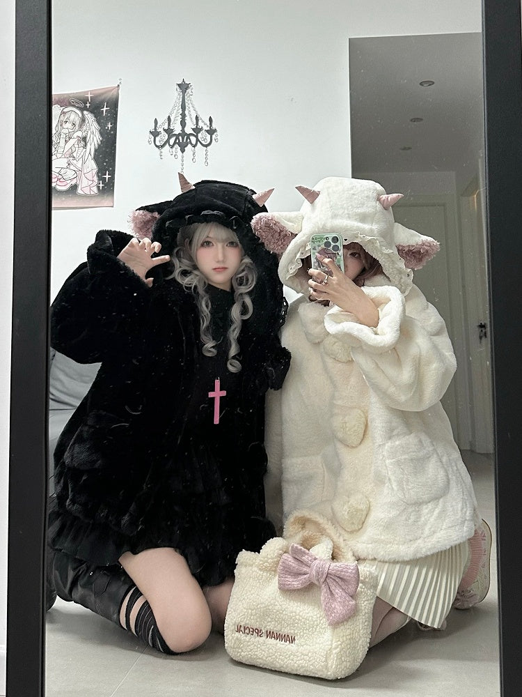 黒のキュートなラムの耳付きフード付き冬用着心地の良いプラッシュコート