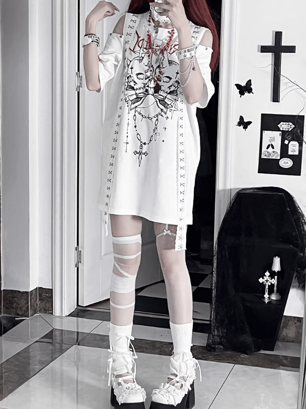 T-Shirt Weiß Cutout Schulter Design Punk Emo