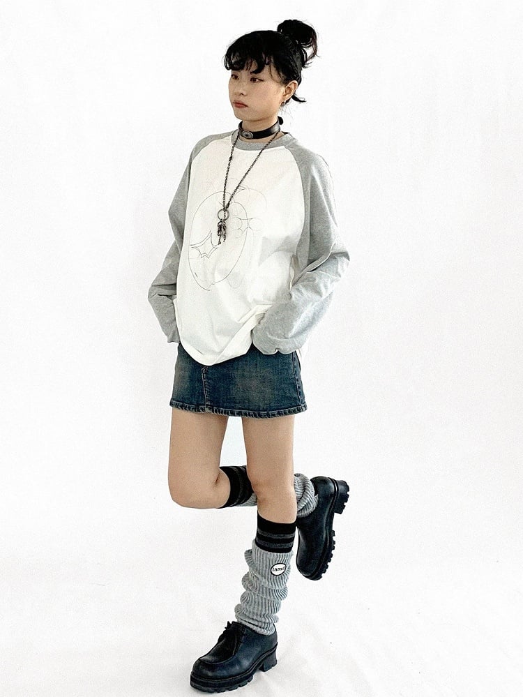Round Top Unisex White Colorblock Design Pattern Daily Kawaii Apple in Neck Gray with