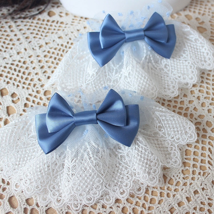 Handgelenk-Manschetten mit gepunktetem Muster, blaue Schleife, staubiges Muster