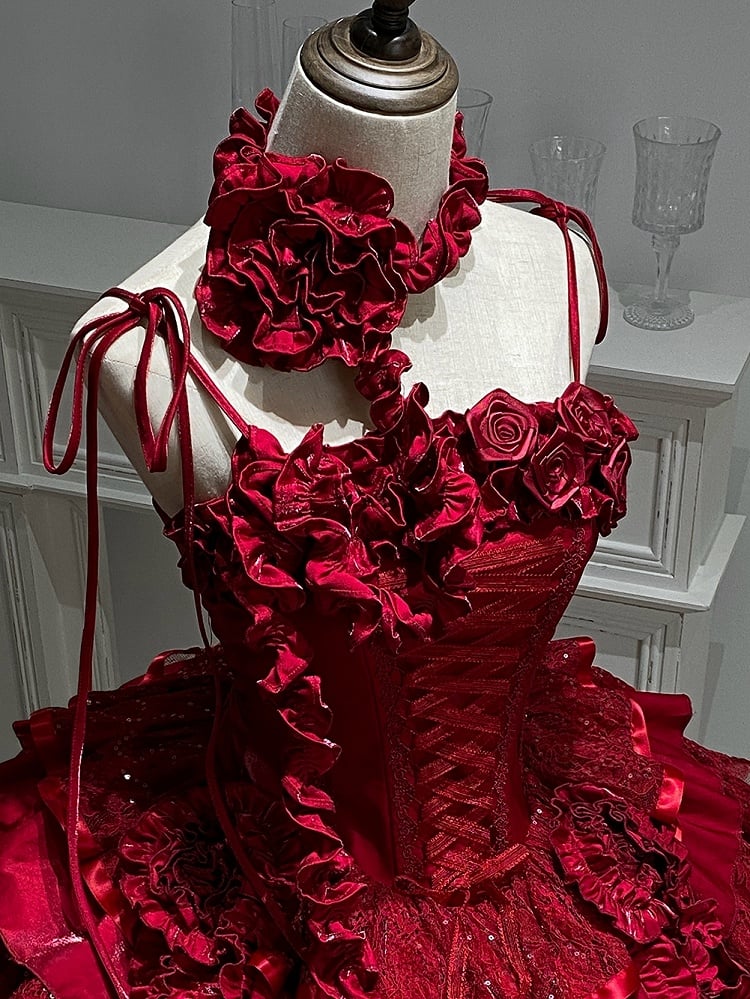 Rotes Halsband mit Blumenmuster