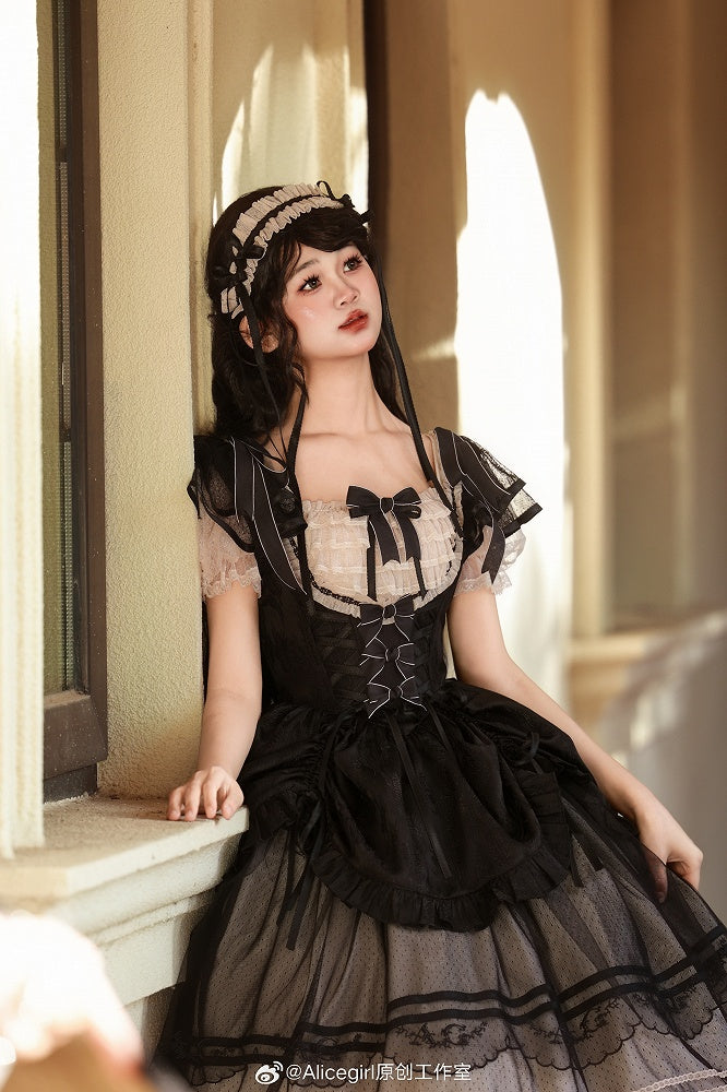 Eleganter Lolita-Pulloverrock mit Korsett und Basken-Taille unter der Brust