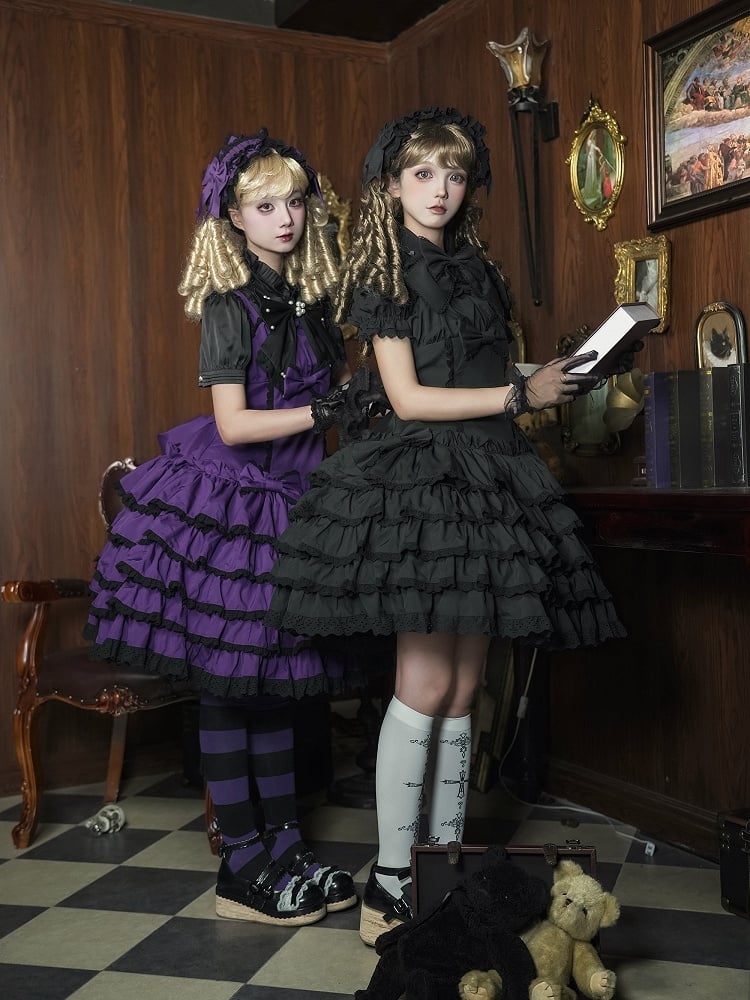 Gothic Lolita-Kleid mit gestufter Schleife, schwarzen Akzenten und Rüschen