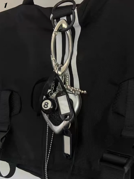 シルバーサイバーパンクY2Kチャーム