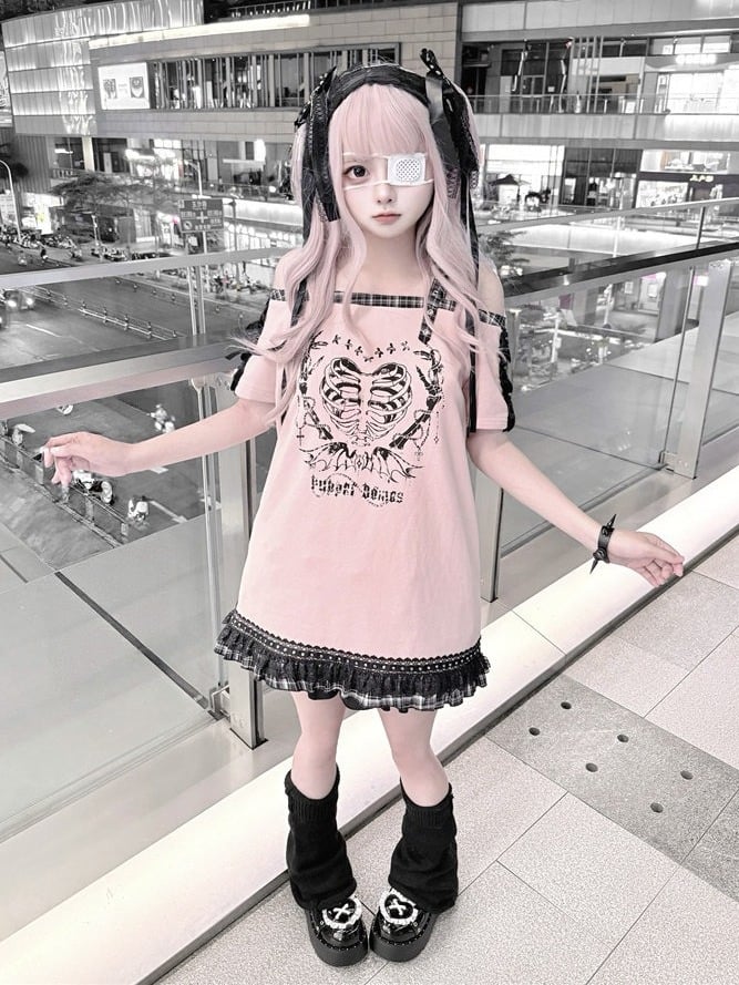 Skeleton Heart Print Pink and Black Jirai-Kei Off Shoulder Cami Long Tee with Lace Details - Puppet Bombs