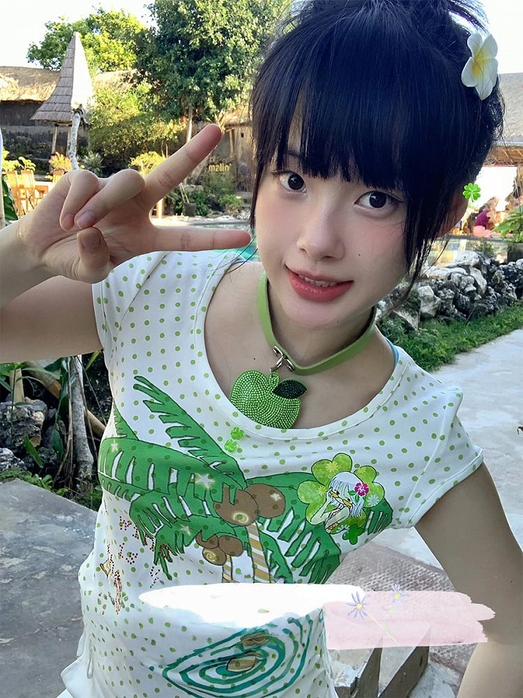 Tree and Dots Print T-shirt Green Palm Rhinestone Details Polka with White