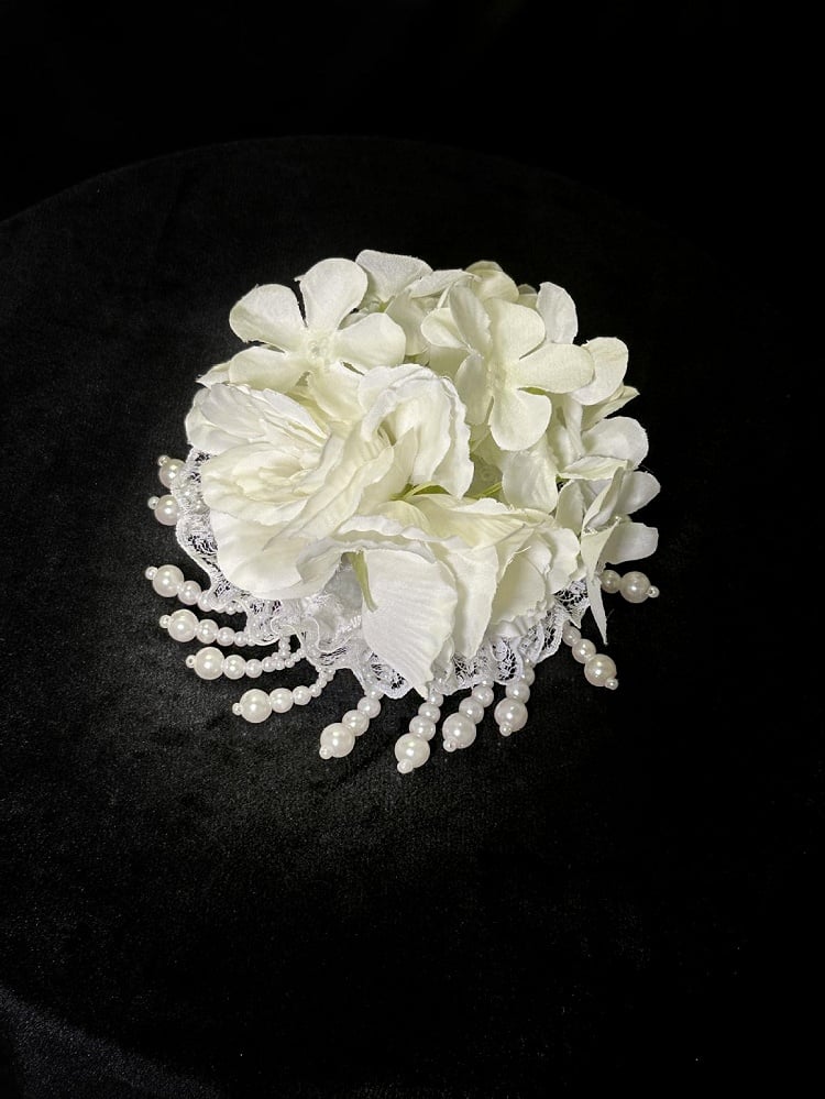 White Hairclip Floral