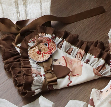 Besticktes Lolita-Kopftuch. Erhältlich in Patch-Farben mit 3 Keksen.