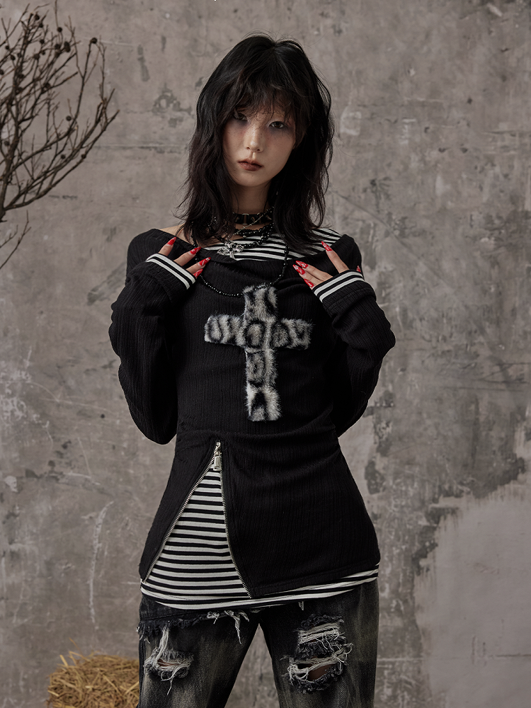 With Two-Piece Knit Detail Leopard Faux Punk Zipper Patch Black Top Cross