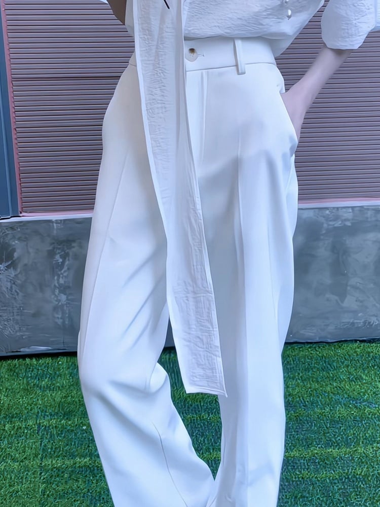 High-waisted Button Ouji with Slight Lolita Fly Zipper Closure White Flare Pants