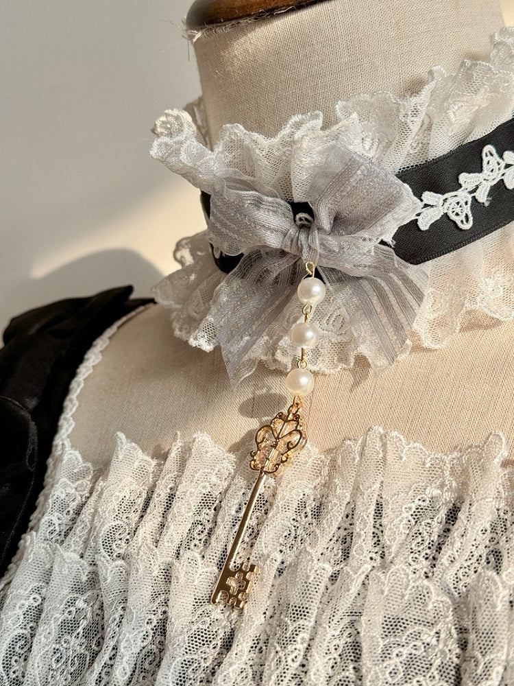 Black Sweet with Lolita Choker Ruffled Charm Lace and Bowknot Key